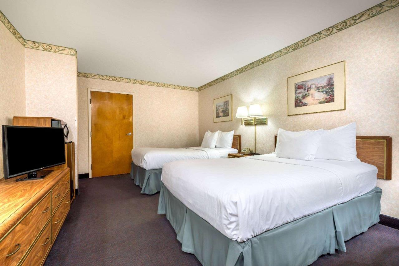 Days Inn By Wyndham Vineland Eksteriør billede